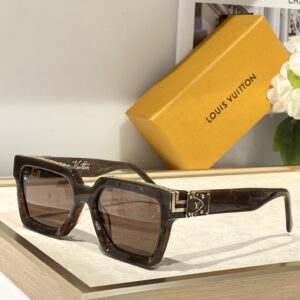 LOUIS VUITTON * High Version The official website is continuously updating colors. Baby Blue 1.1 Millionaires LV96006