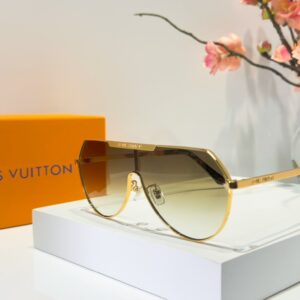 LOUIS VUITTON * High Version The official website is continuously updating colors. Baby Blue 1.1 Millionaires LV96006
