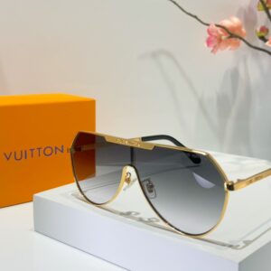 LOUIS VUITTON * High Version The official website is continuously updating colors. Baby Blue 1.1 Millionaires LV96006