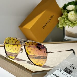 Louis Vuitto* Mod：Z1621U