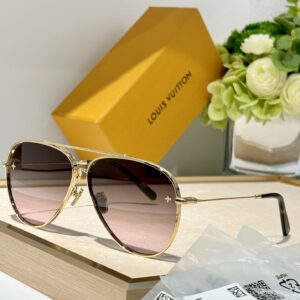 Louis Vuitto* Mod：Z1621U