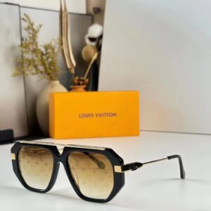 LOUIS VUITTON. Model: LV Z3220