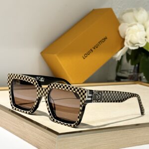 High version LOUIS VUITTO* MODEL: Z1082 Original LV edge-cut frameless shape, gorgeous turn, unlimited taste, pattern design, classic and unique temple logo👍👍