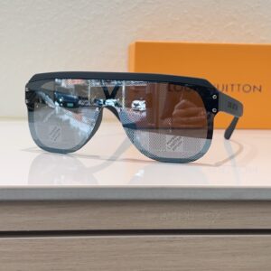 LOUIS VUITTO*  1.1 Millionaires LV96006