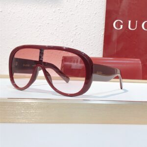 GUCCI Oversized  MODEL：GG2164