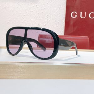 GUCCI Oversized  MODEL：GG2164