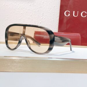 GUCCI Oversized  MODEL：GG2164